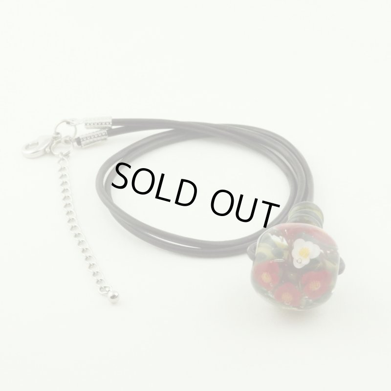 画像1: こちらはオーダー商品です(椿の花咲く和の物語〜革紐ネックレス編〜） (1)