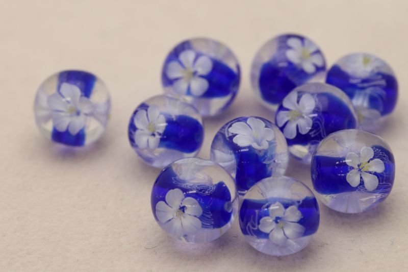 トンボ玉(水中花)のストラップ 楽天市場】お花トンボ玉ストラップ 華（はな） 赤紫水色黒白青