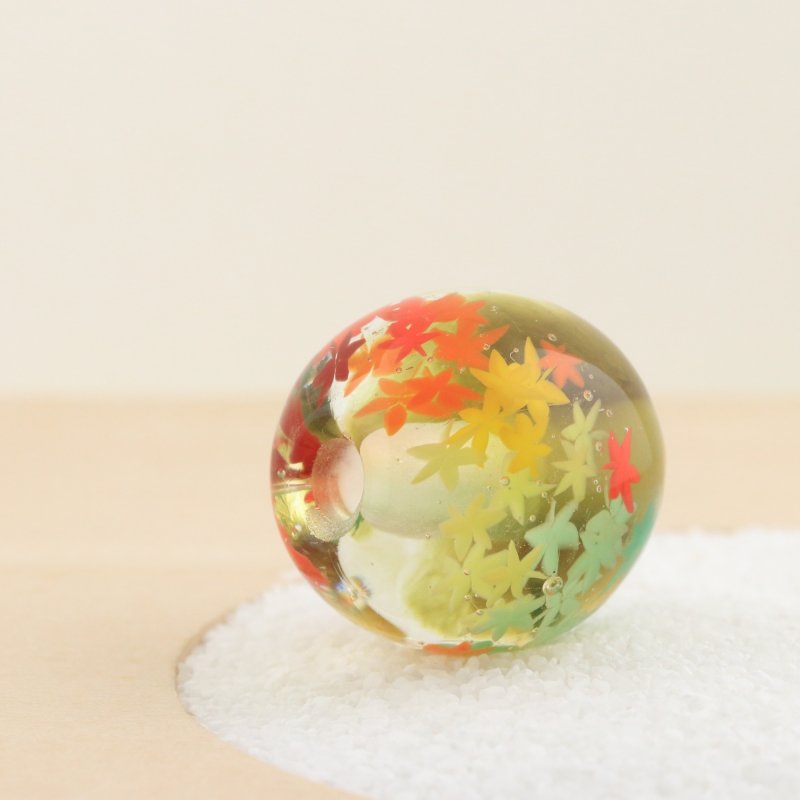 画像8: 秋色もみじ　緑と紅で奏でる季節のグラデーション〜とんぼ玉 (8)