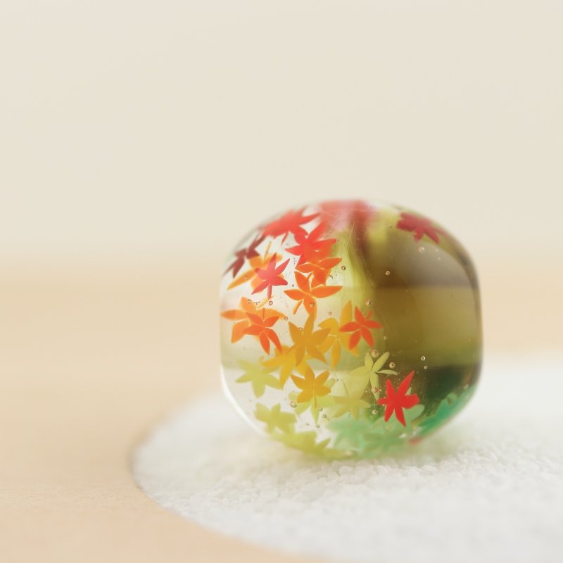 画像7: 秋色もみじ　緑と紅で奏でる季節のグラデーション〜とんぼ玉 (7)