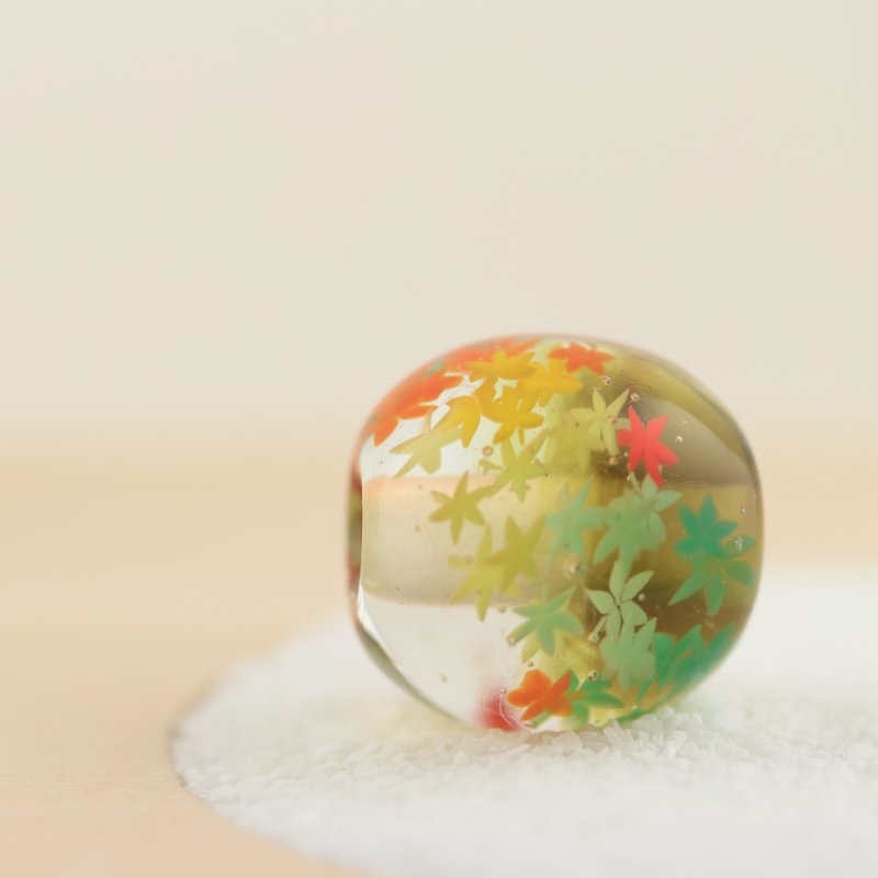 画像5: 秋色もみじ　緑と紅で奏でる季節のグラデーション〜とんぼ玉 (5)