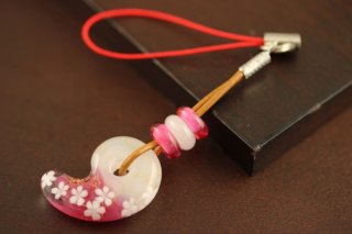 とんぼ玉の勾玉 - とんぼ玉工房 いちの家