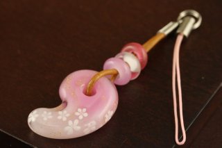 とんぼ玉の勾玉 - とんぼ玉工房 いちの家