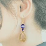 画像4: 水中花パーツ青とんぼ玉ピアス【イヤリング変更可】 (4)