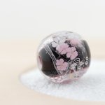 画像10: 桜 - SAKURA｜夜桜をイメージした黒ベースのガラスとんぼ玉 大人かわいいヘアゴム (10)