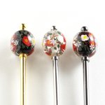 画像10: 雪椿の冬譚（コント・ディヴェール）｜凛とした静寂に舞う白赤の花を映すとんぼ玉かんざし (10)