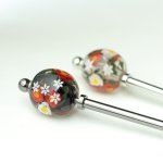 画像1: 雪椿の冬譚（コント・ディヴェール）｜凛とした静寂に舞う白赤の花を映すとんぼ玉かんざし (1)