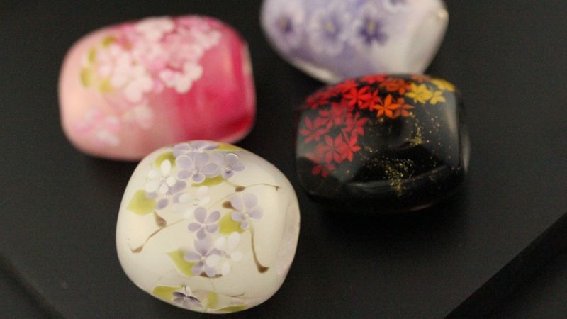 アラシャンうさぎさん&とんぼ玉ブレスレット⑤•*¨*•.¸¸♬ ハンドメイドアクセサリーのとんぼ玉が作れる体験工房・とんぼ玉